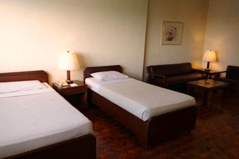 Sunny Bay Suites Manila Zewnętrze zdjęcie