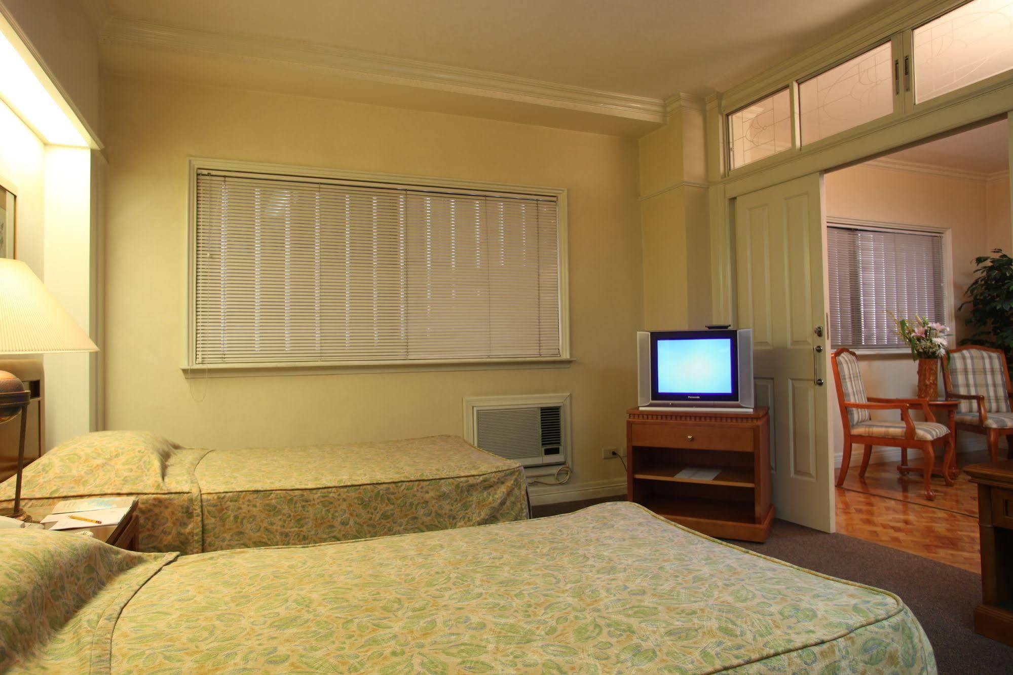 Sunny Bay Suites Manila Zewnętrze zdjęcie