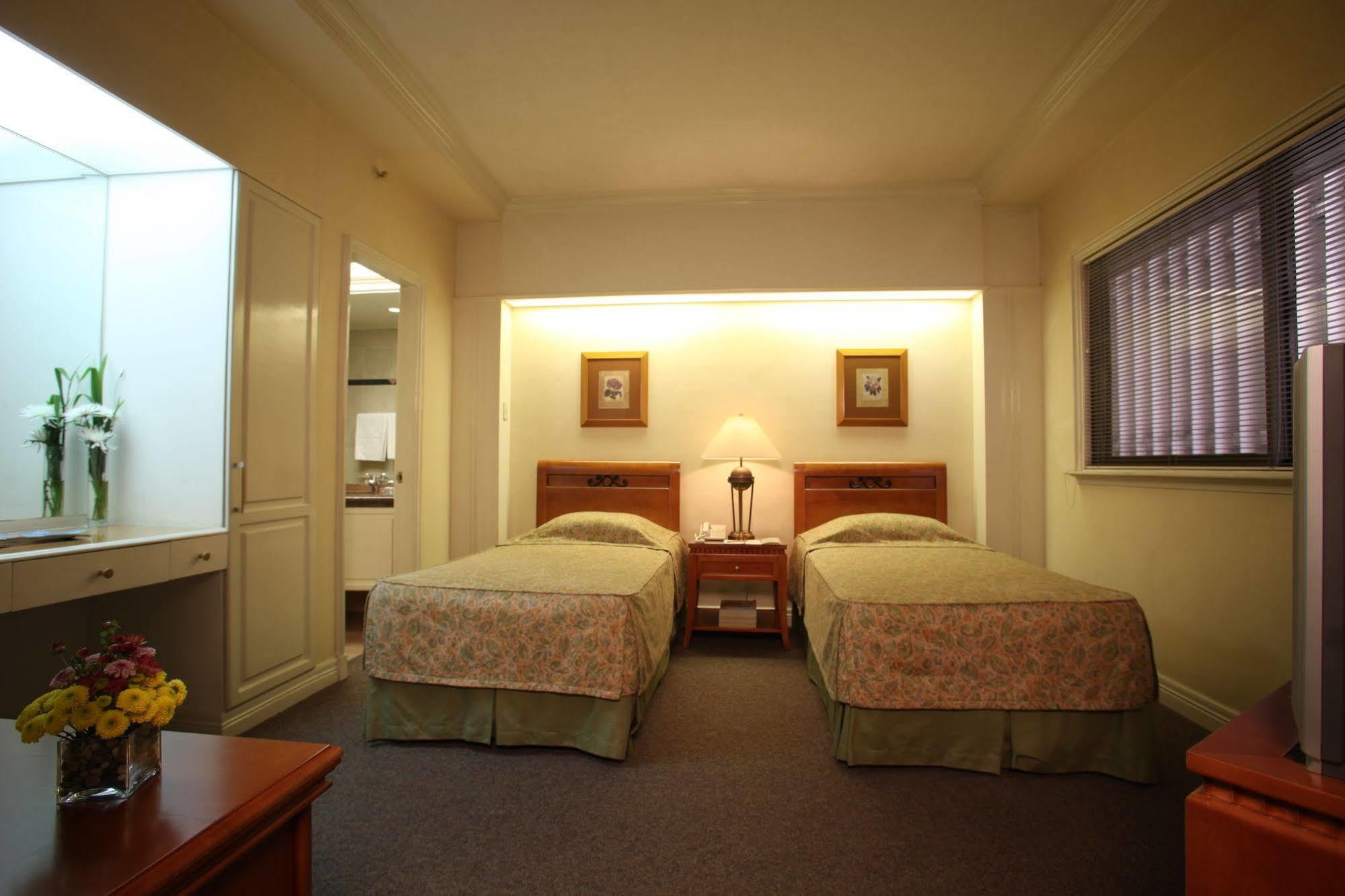 Sunny Bay Suites Manila Zewnętrze zdjęcie
