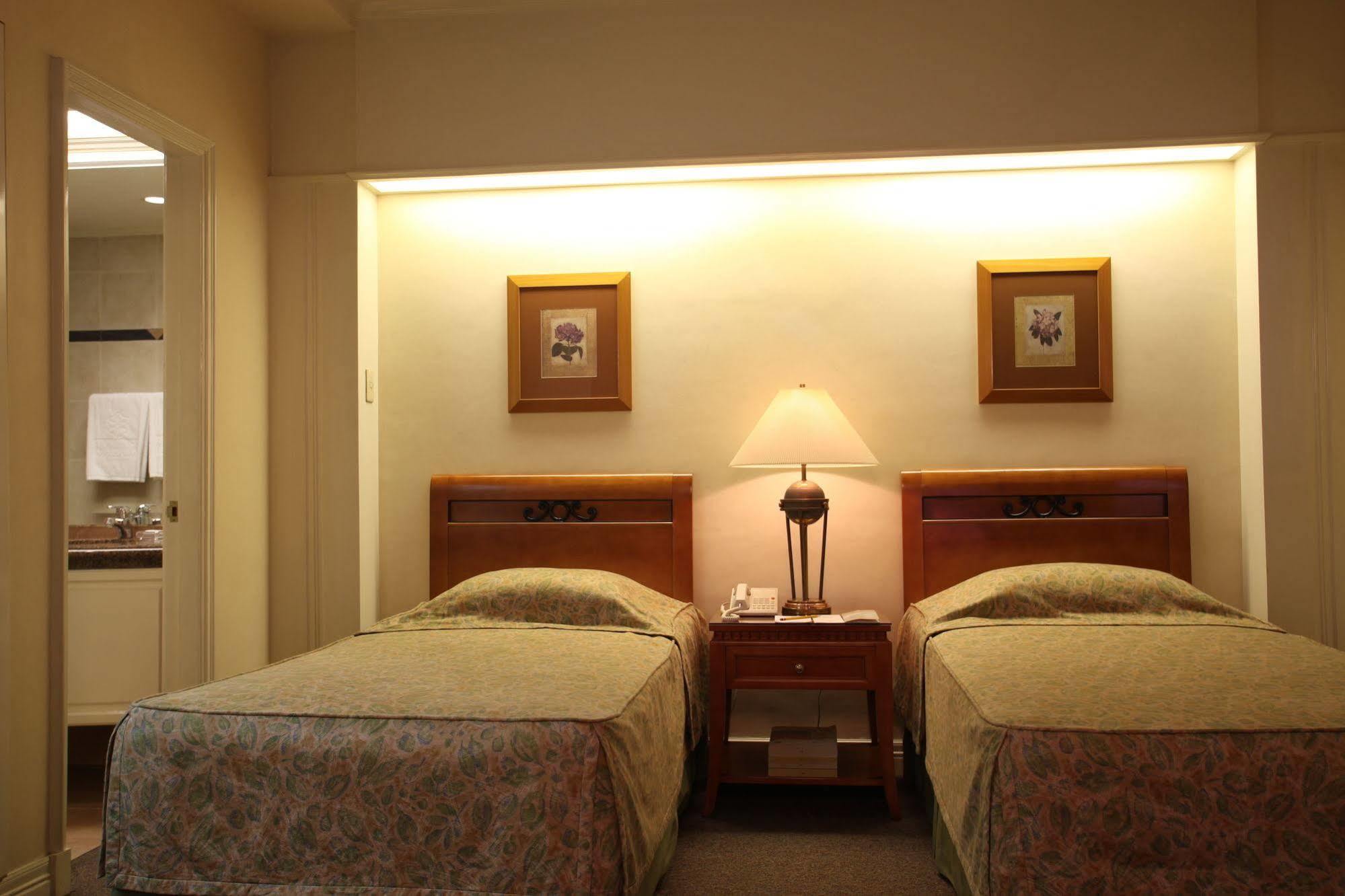 Sunny Bay Suites Manila Zewnętrze zdjęcie